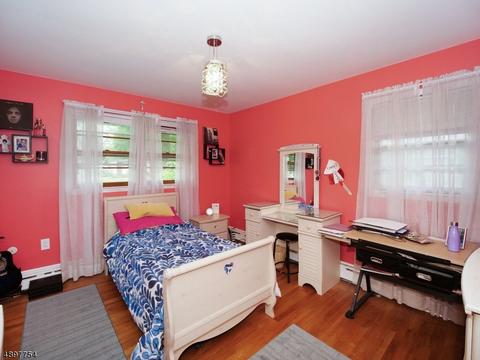 54 Fairview Rd, Clark, NJ 07066 photo 10