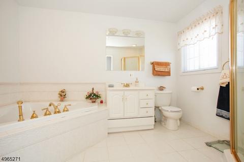 42 Rolling Hills Dr, Wayne, NJ 07470 photo 11