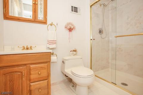 42 Rolling Hills Dr, Wayne, NJ 07470 photo 7