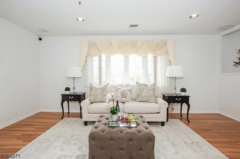 42 Rolling Hills Dr, Wayne, NJ 07470 photo 2