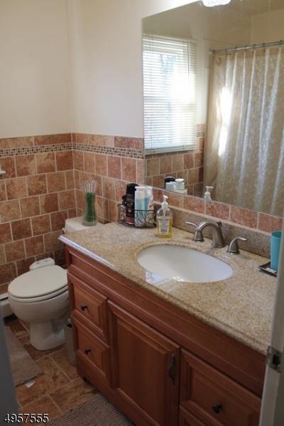 54 Hurst Ter, Wayne, NJ 07470 photo 14