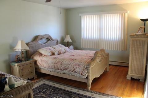 54 Hurst Ter, Wayne, NJ 07470 photo 13