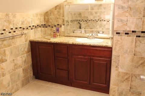 54 Hurst Ter, Wayne, NJ 07470 photo 16