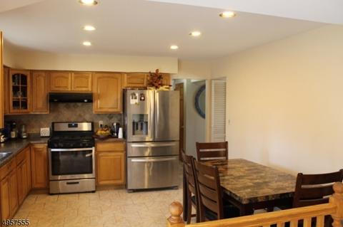 54 Hurst Ter, Wayne, NJ 07470 photo 10