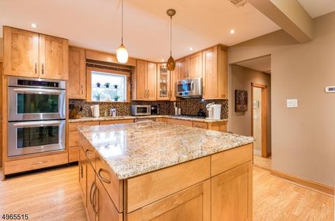 55 Lance Dr, Clark, NJ 07066 photo 8