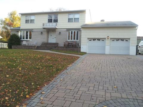 55 Lance Dr, Clark, NJ 07066 photo 1