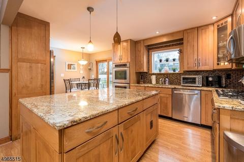 55 Lance Dr, Clark, NJ 07066 photo 9
