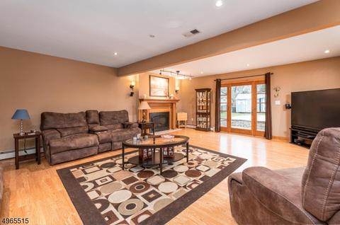 55 Lance Dr, Clark, NJ 07066 photo 3