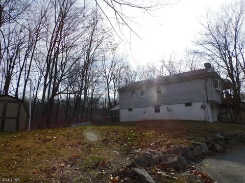 3 E Pine St, Highland Lakes, NJ 07422 photo 4