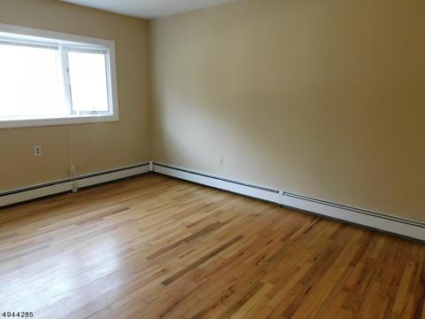 3 E Pine St, Highland Lakes, NJ 07422 photo 10
