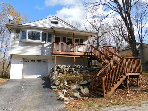 3 E Pine St, Highland Lakes, NJ 07422 photo 1