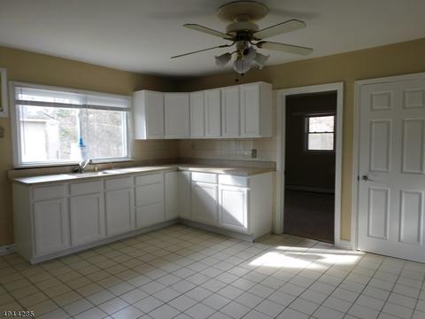 3 E Pine St, Highland Lakes, NJ 07422 photo 16