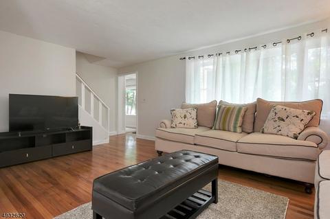 12 Macgregor Ct, Waldwick, NJ 07463 photo 6