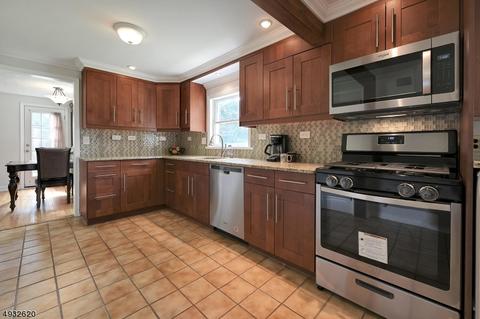 12 Macgregor Ct, Waldwick, NJ 07463 photo 8