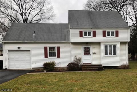 717 Evans St, Paramus, NJ 07652 photo 1