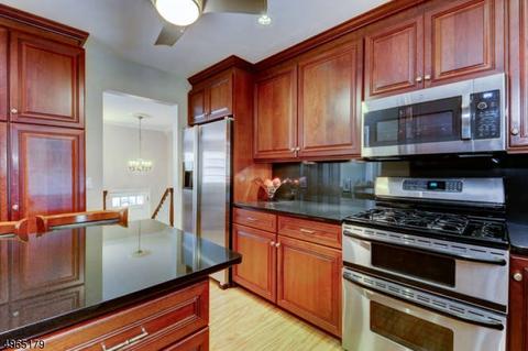 25 Greenbrook Rd, Middlesex, NJ 08846 photo 9