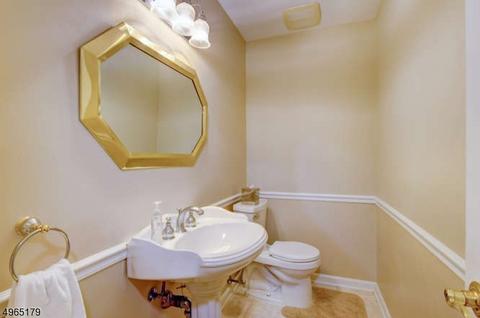 25 Greenbrook Rd, Middlesex, NJ 08846 photo 18