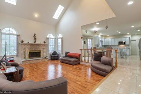 56 Bourbon St, Wayne, NJ 07470 photo 5