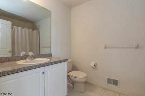 56 Bourbon St, Wayne, NJ 07470 photo 12