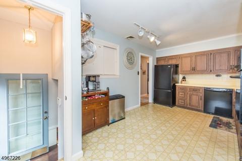 72 Maple Ave, Berkeley Heights, NJ 07922 photo 15