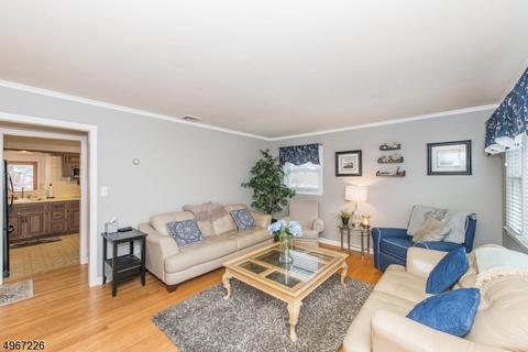 72 Maple Ave, Berkeley Heights, NJ 07922 photo 4