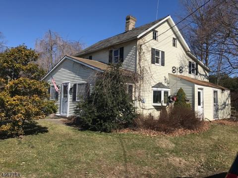 525 N Main St, Stewartsville, NJ 08886