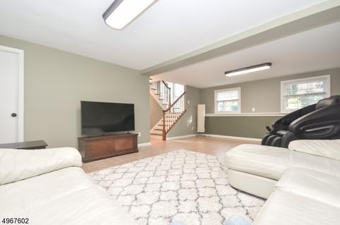 110 Fieldstone Pl, Wayne, NJ 07470 photo 18