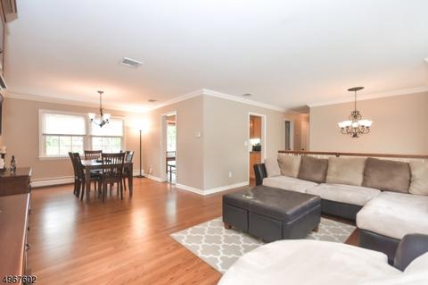 110 Fieldstone Pl, Wayne, NJ 07470 photo 4
