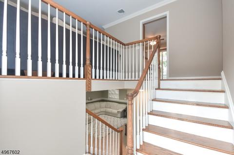 110 Fieldstone Pl, Wayne, NJ 07470 photo 2