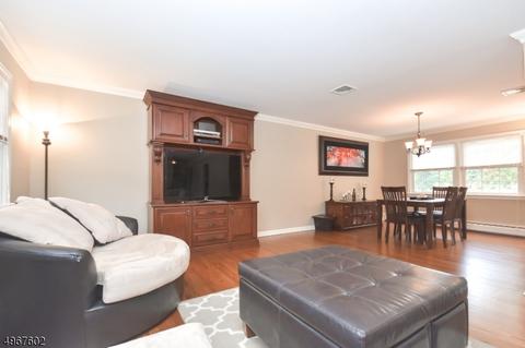 110 Fieldstone Pl, Wayne, NJ 07470 photo 5