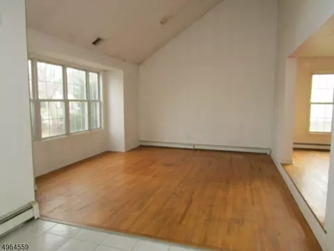 77 Carol Pl, Wayne, NJ 07470 photo 4