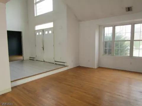 77 Carol Pl, Wayne, NJ 07470 photo 5