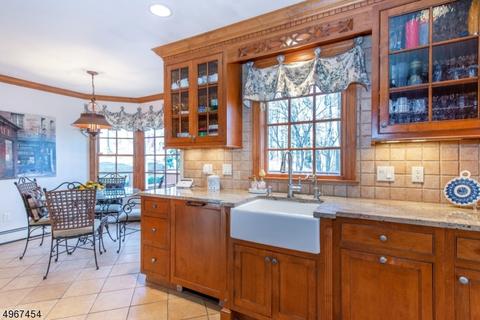 1 Jay Dr, Randolph, NJ 07869 photo 8