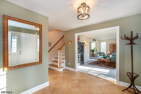 1 Jay Dr, Randolph, NJ 07869 photo 2