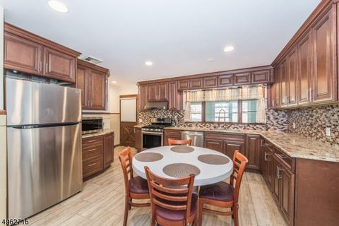 72 Spruce Ter, Wayne, NJ 07470 photo 9