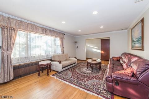 72 Spruce Ter, Wayne, NJ 07470 photo 4