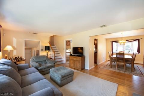155 Kiwanis Dr, Wayne, NJ 07470 photo 9
