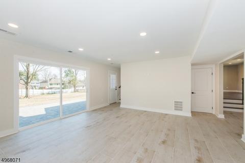 7 Toucan Ct, Wayne, NJ 07470 photo 9