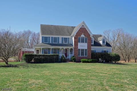 1 Coachman Dr, Hampton, NJ 08827 photo 1