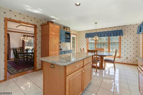 1 Coachman Dr, Hampton, NJ 08827 photo 12