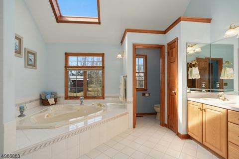 1 Coachman Dr, Hampton, NJ 08827 photo 16