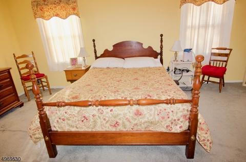 9 Tree Top Rd, Middlesex, NJ 08846 photo 8