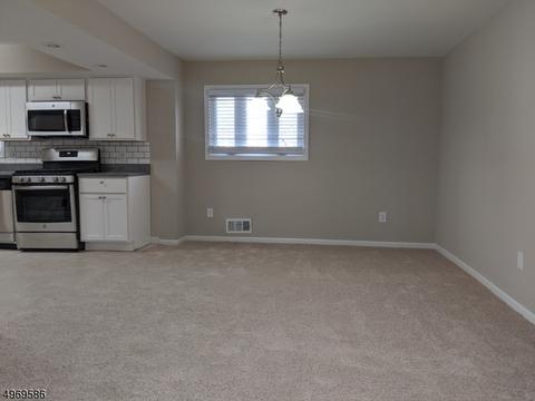 558 Mountainview Dr, North Plainfield, NJ 07063 photo 4