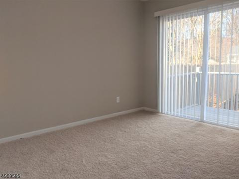 558 Mountainview Dr, North Plainfield, NJ 07063 photo 7