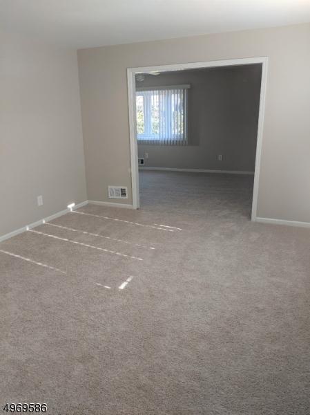 558 Mountainview Dr, North Plainfield, NJ 07063 photo 2