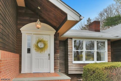 576 Schaefer Ave, Oradell, NJ 07649 photo 2