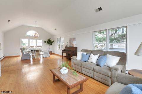 576 Schaefer Ave, Oradell, NJ 07649 photo 7