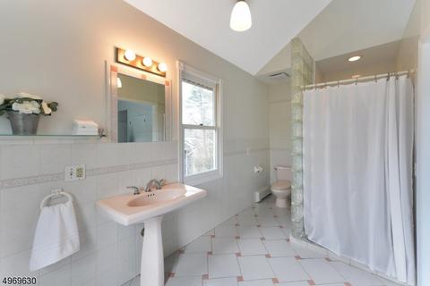 576 Schaefer Ave, Oradell, NJ 07649 photo 12