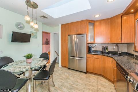 31 Huron Ave, Wayne, NJ 07470 photo 3