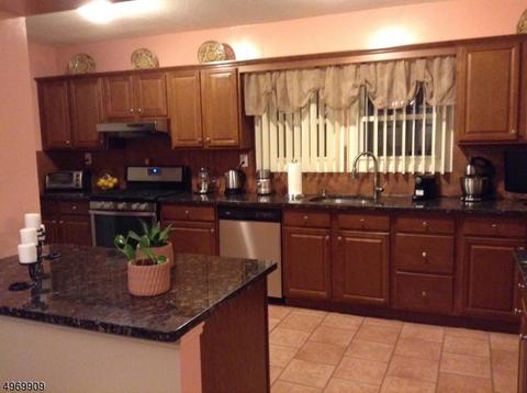 1041 Thomas St, Hillside, NJ 07205 photo 4